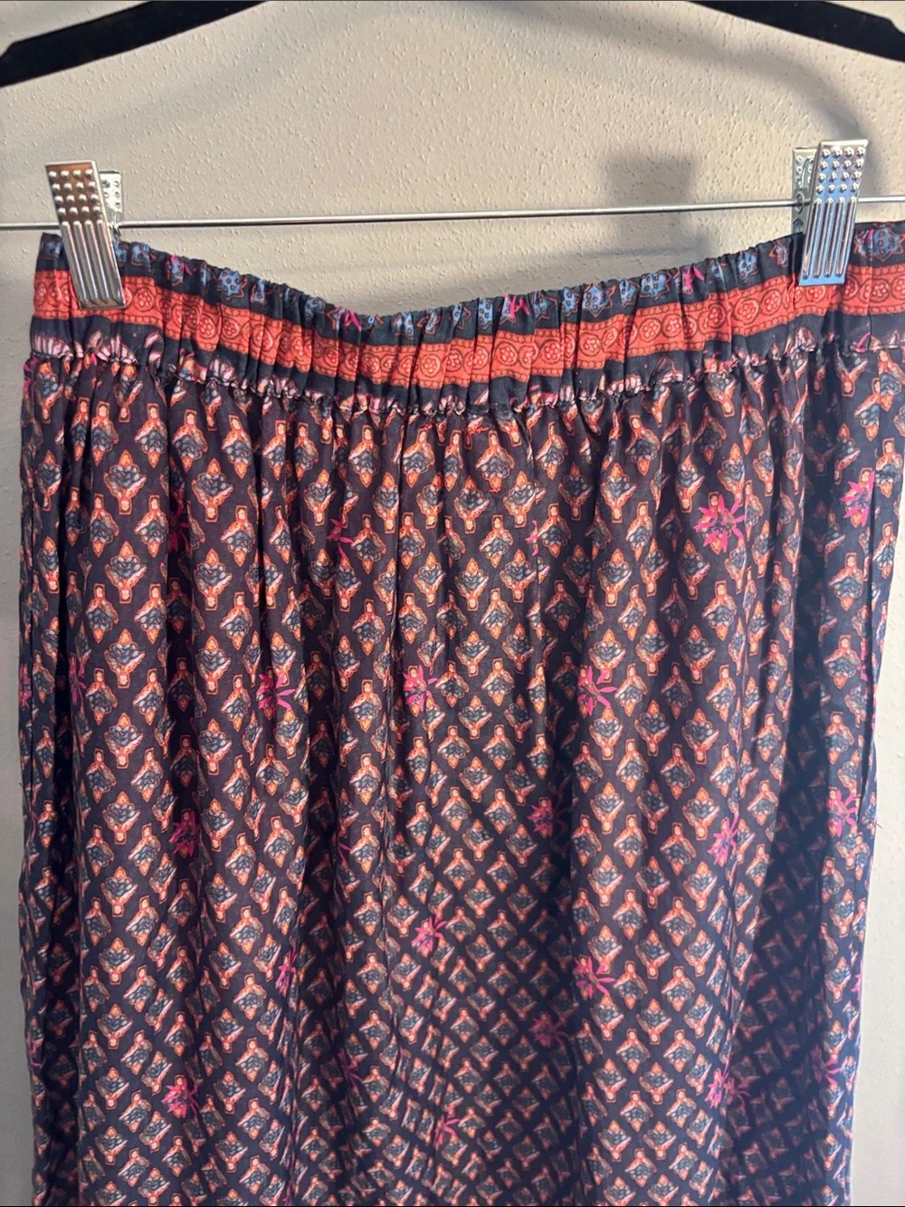 Xirena Taryn Skirt Navy Posey Floral Print Midi Skirt, SZ Small, front buttons